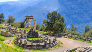 temple delphi greece